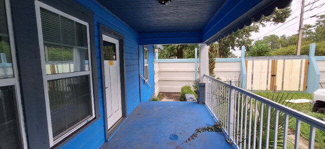 Building Photo - 10450 Lem Turner Rd