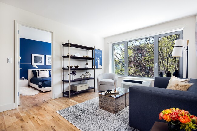 Interior Photo - 180 Franklin