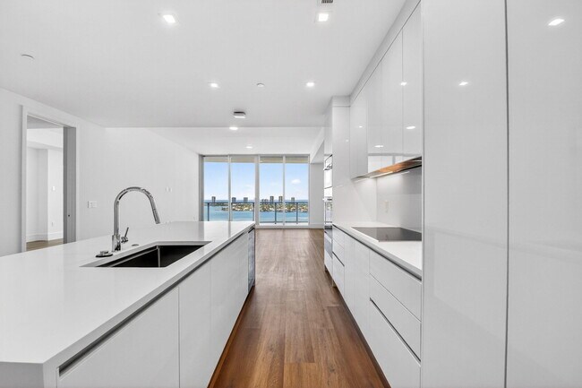 Foto del edificio - 220 Lake Shore Dr