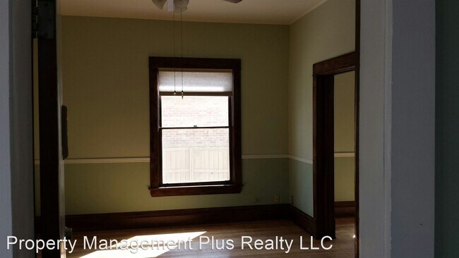 Building Photo - 715 Emery St