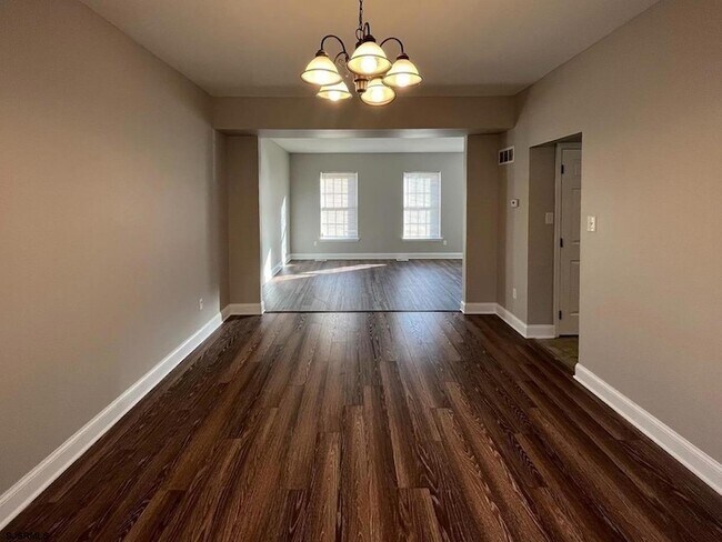 Foto del edificio - 62 Chancellor Park Dr