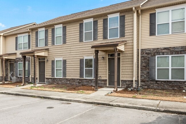 Building Photo - 404 Sullivan Loop Rd