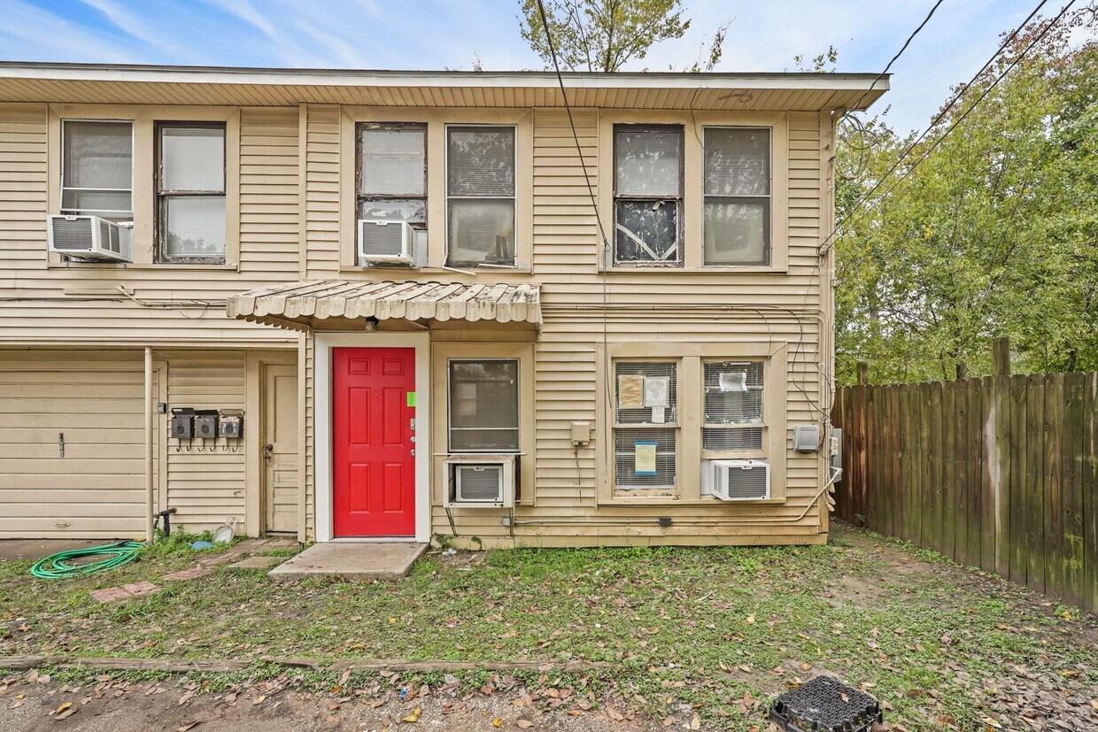 Foto principal - 8402 Brockton St
