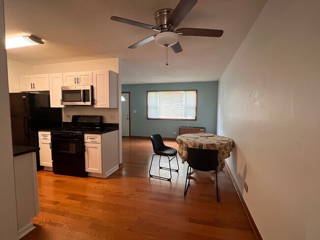 Foto del edificio - 3327 Acorn Ct