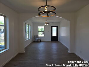 Building Photo - 124 E Baylor St