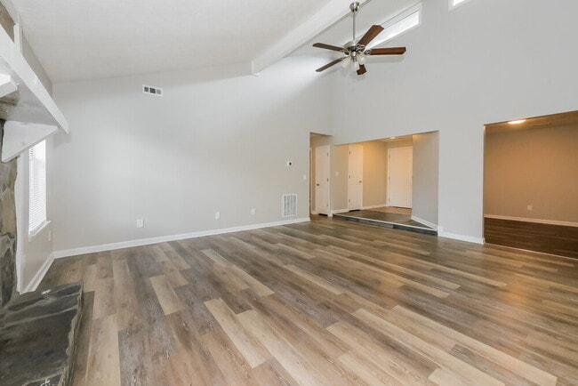Building Photo - 10838 Starling Trail