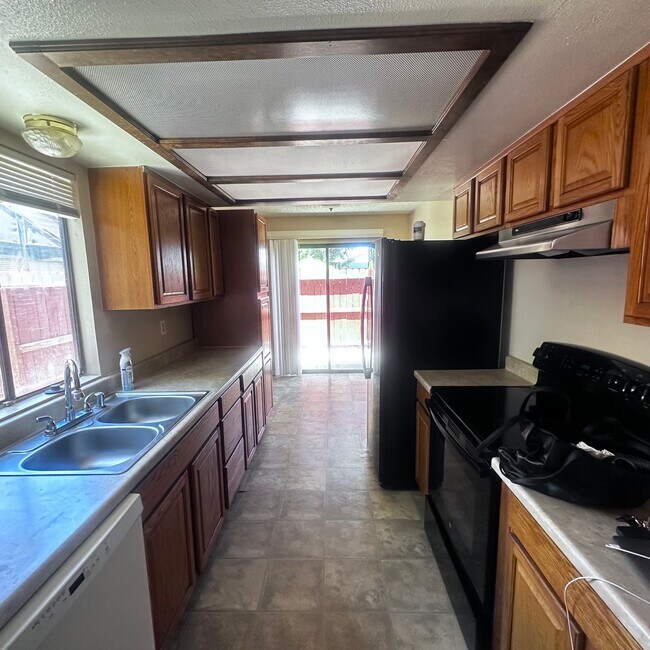 Building Photo - ***JUST REDUCED!!!*** 2-bedroom, 2-bath si...
