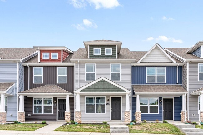 Building Photo - 2 Bedroom 2 1/2 Bath Pet Friendly Condo Fo...