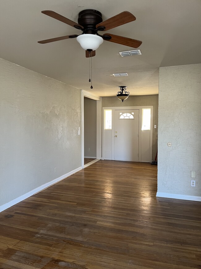 Living Room - 115 Cedar Ave