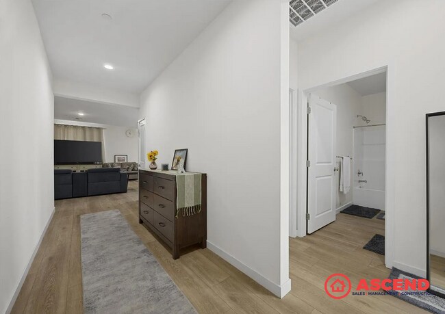 Foto del edificio - Modern 3 Bed, 2 Bath Home with Solar & Full Appliance Package