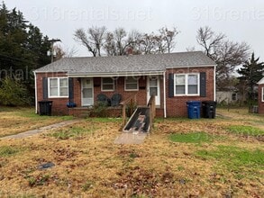 Building Photo - 113 W Summit Ave