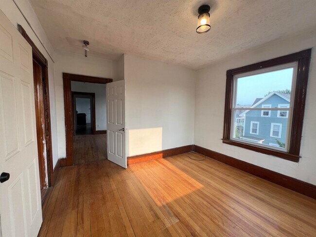 Building Photo - 457 Beech St