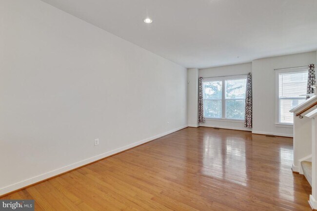 Foto del edificio - 12167 Waveland St