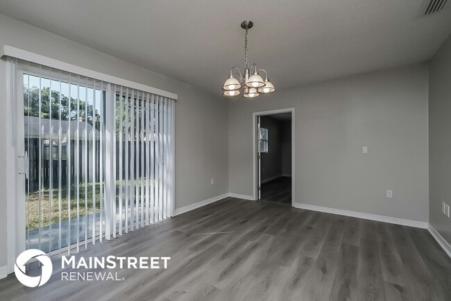 Building Photo - 7900 Lightfoot Dr