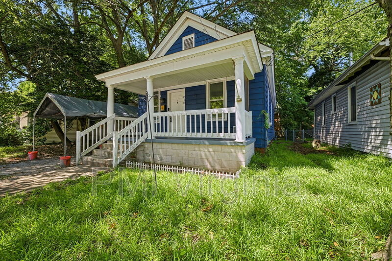 Photo - 818 W 42nd St