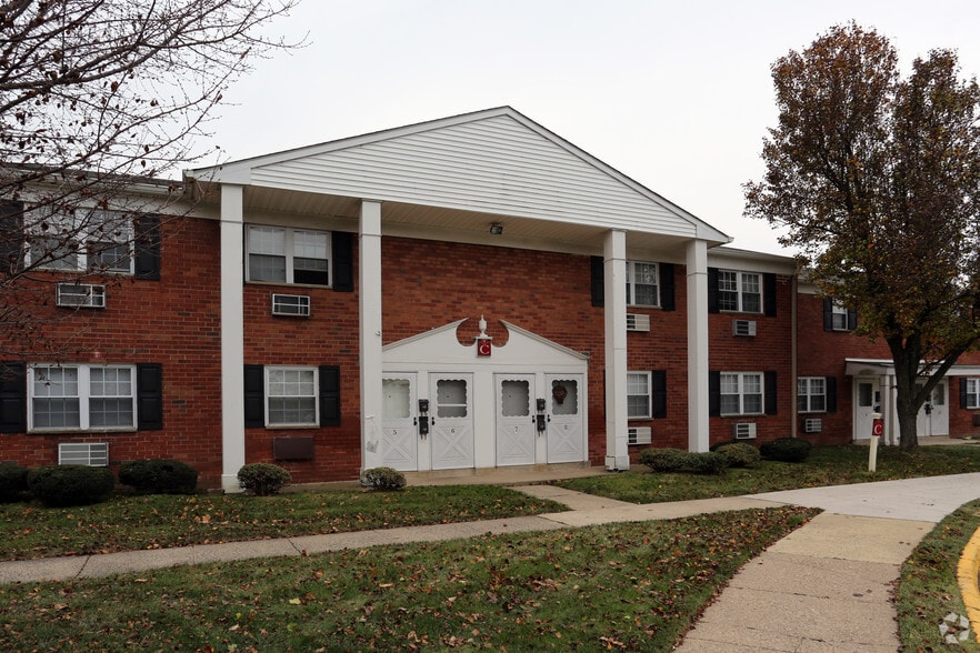 Country Manor Apartments Rentals Levittown, PA
