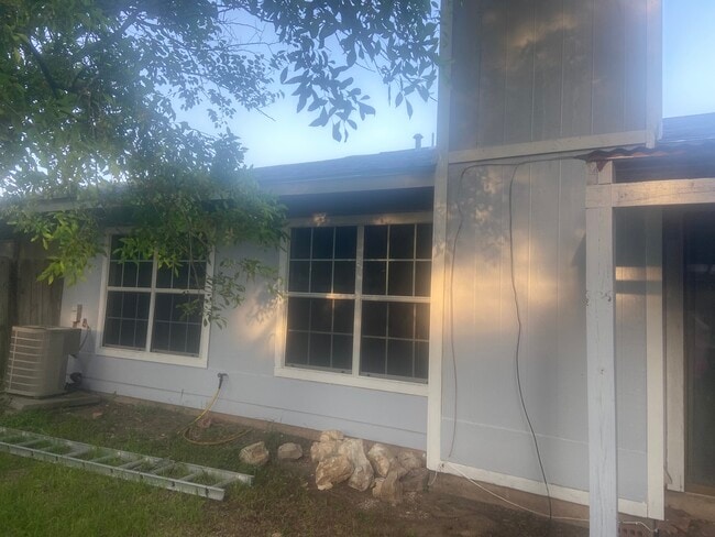 Building Photo - 11767 Spring Song Dr