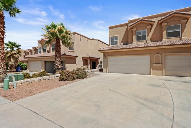 Foto del edificio - 561 Green Village Ct