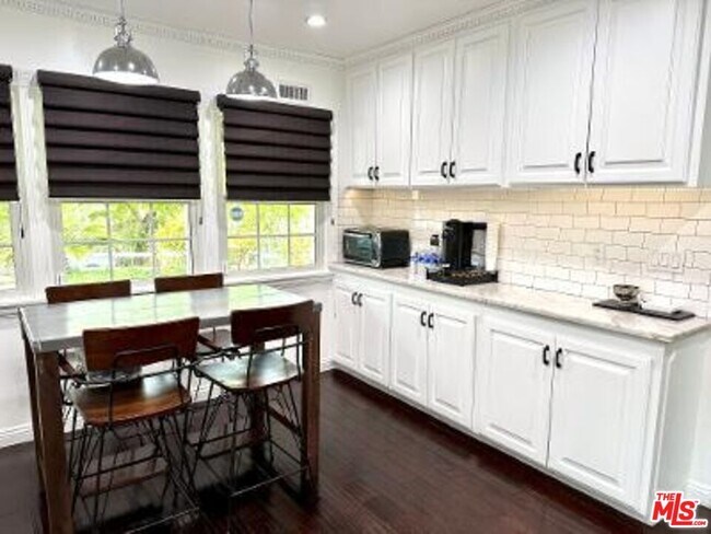 Foto del edificio - 4622 White Oak Pl
