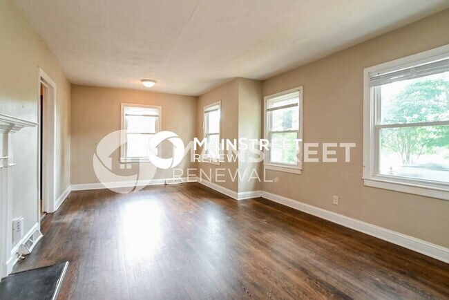 Foto del edificio - 3 Bedroom Pet-Friendly Home in Charlotte, NC with Main Street Renewal