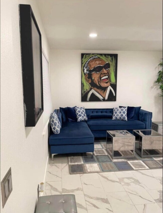 Building Photo - 82221 Crest Ave