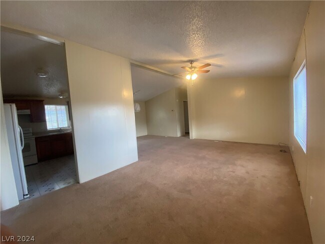Building Photo - 861 E Ft Carson Rd
