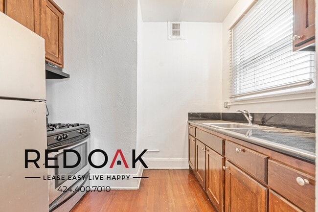 Foto del edificio - 1021 S Park View St