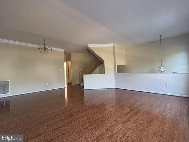 Foto del edificio - 6635 Creek Point Way