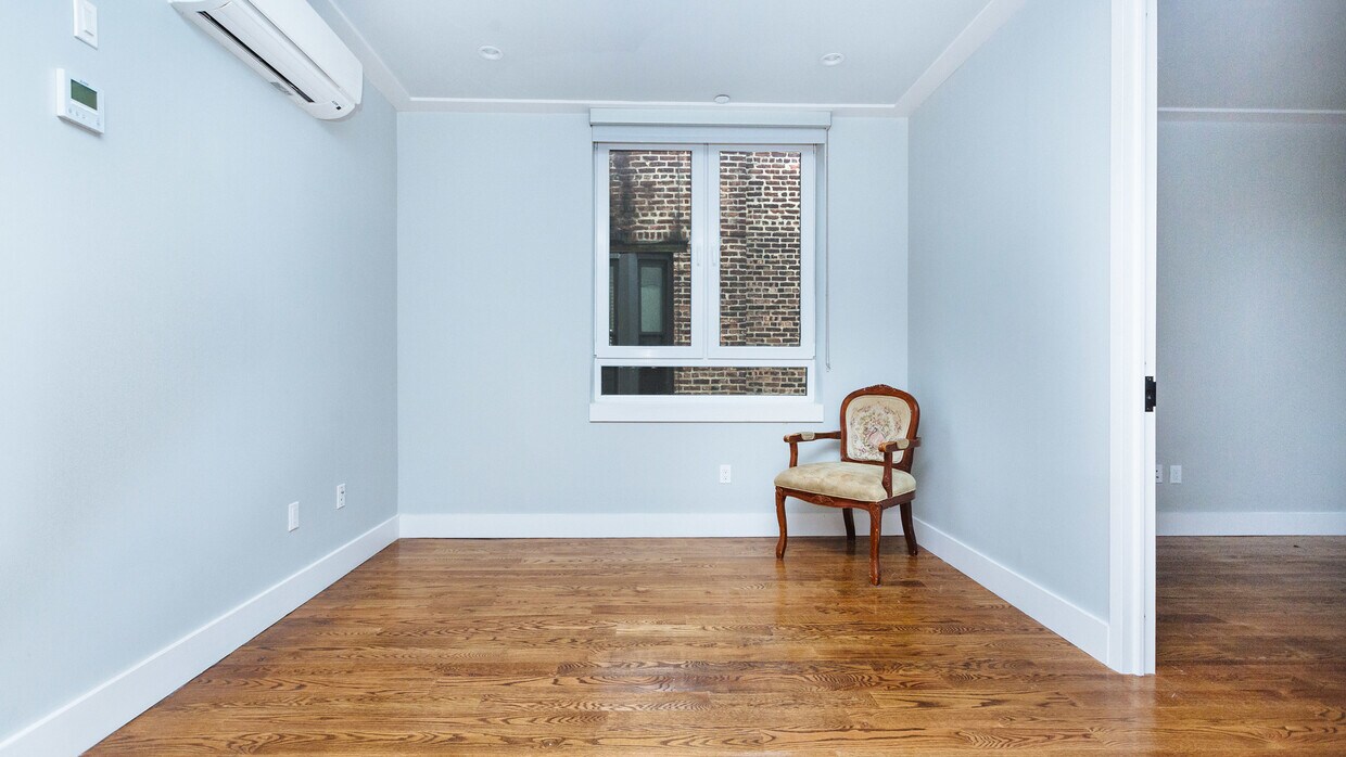 Primary Photo - 56 E 21st St