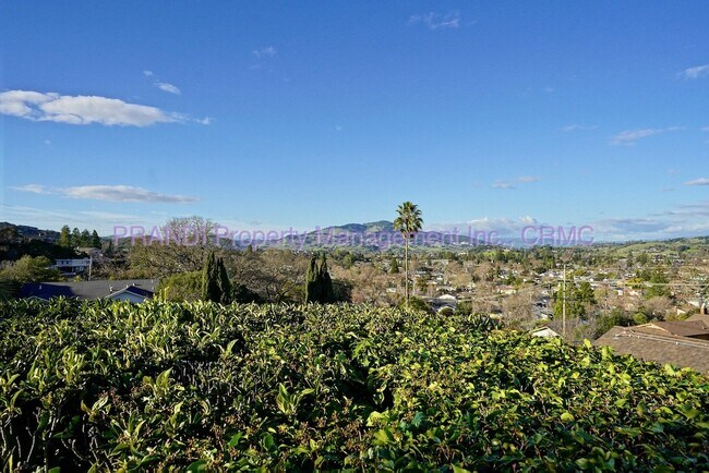 Building Photo - Welcome Home to 110 Kaden Drive - Spacious...