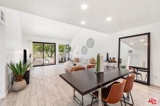 Building Photo - 43 Cll Encinitas
