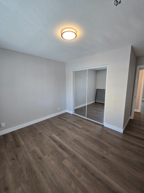 Foto del edificio - 1040 S Lake St