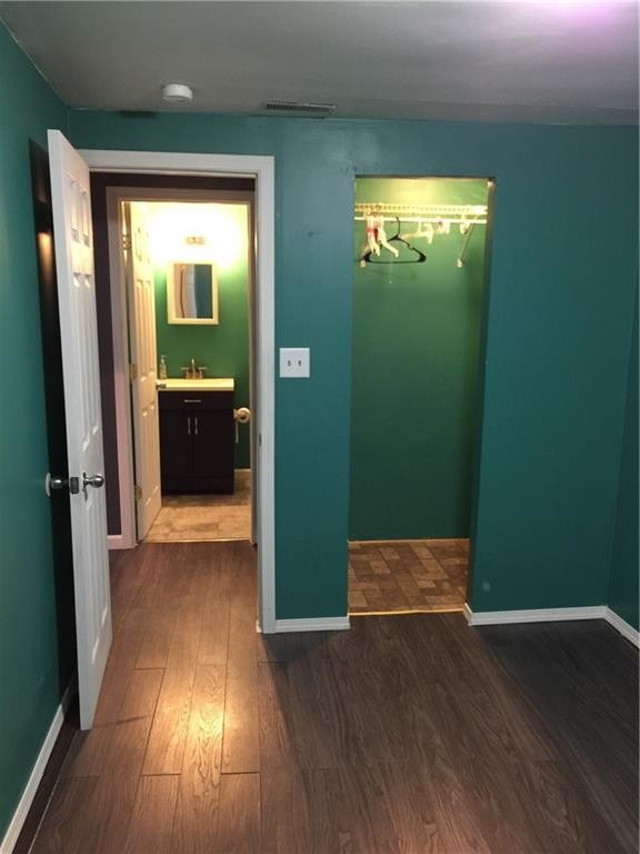 Foto del edificio - 11035 Paige Ave