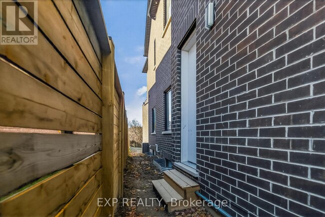 Building Photo - 6612 Harmony Hill