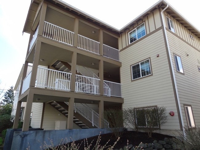Foto del edificio - 2706 Everett Ave
