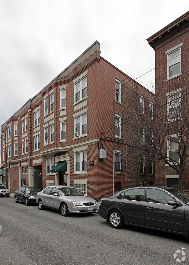 Primary Photo - Barrows Place