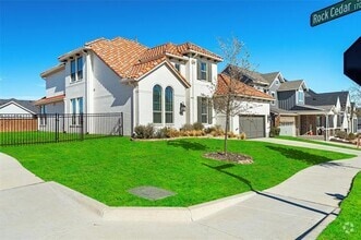 Building Photo - 14220 Greenside Dr