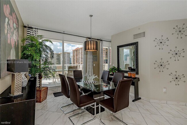 Building Photo - 2 br, 2 bath Condo - 17275 Collins Ave # PH1