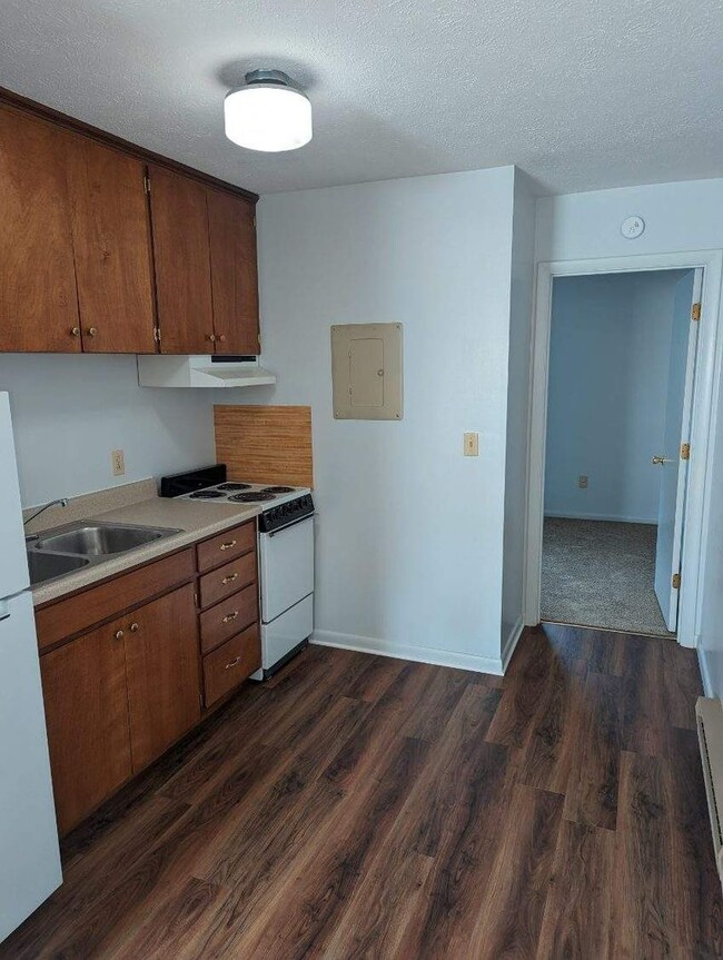 Building Photo - Apartment for Rent