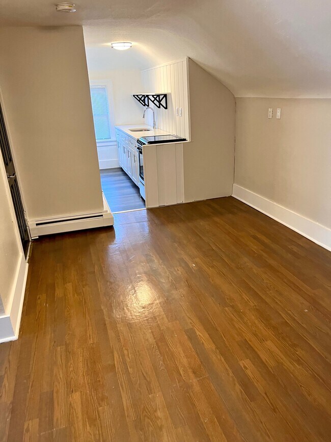 Dining Area - 258 Westminster Plz