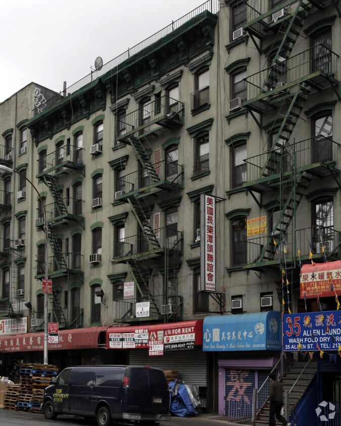 Primary Photo - 33 Allen St