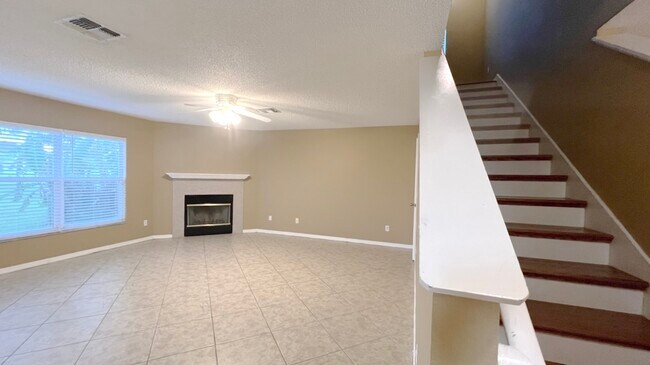 Foto del edificio - 831 Horseshoe Falls Dr