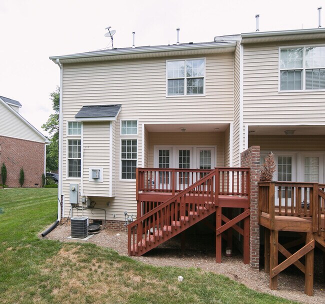 Building Photo - 832 Saratoga Dr