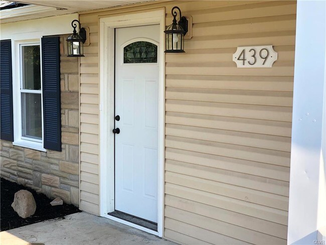 Foto del edificio - 439 Cherry Hill Rd