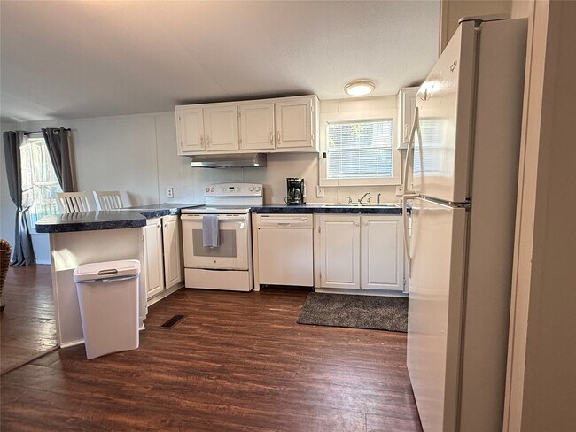 Foto del edificio - 3074 S Farm to Market 1486