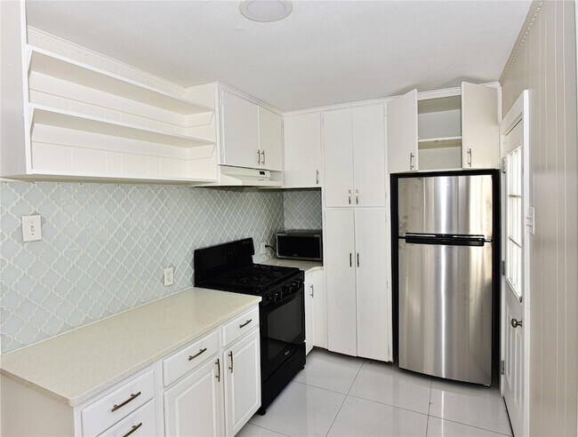 Building Photo - 3908 Becker Ave