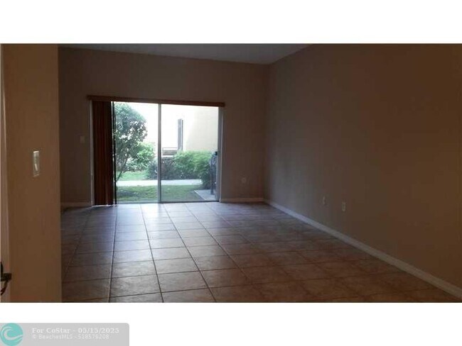 Foto del edificio - 4944 SW 140th Terrace