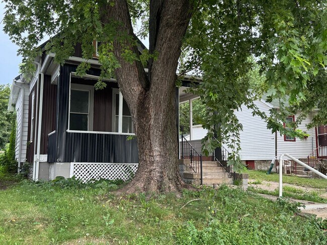 Building Photo - 315 W Nebraska Ave