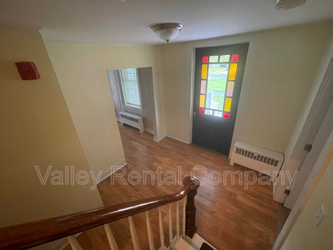 Building Photo - 132 Middle St