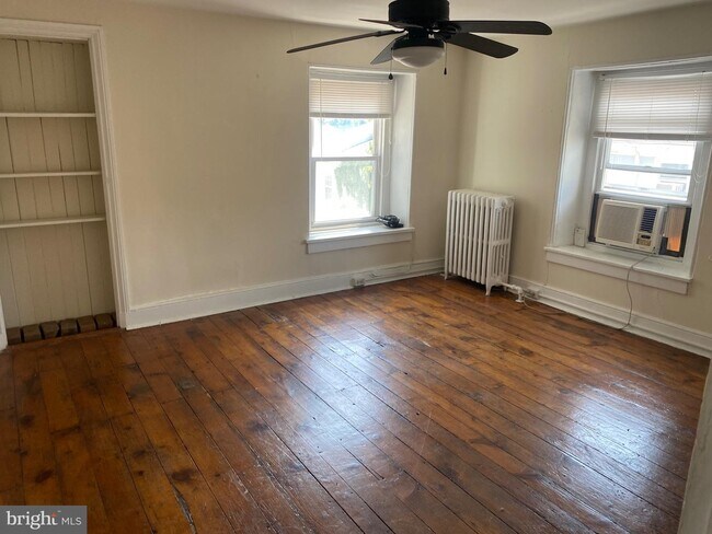 Building Photo - 4515 Baker St